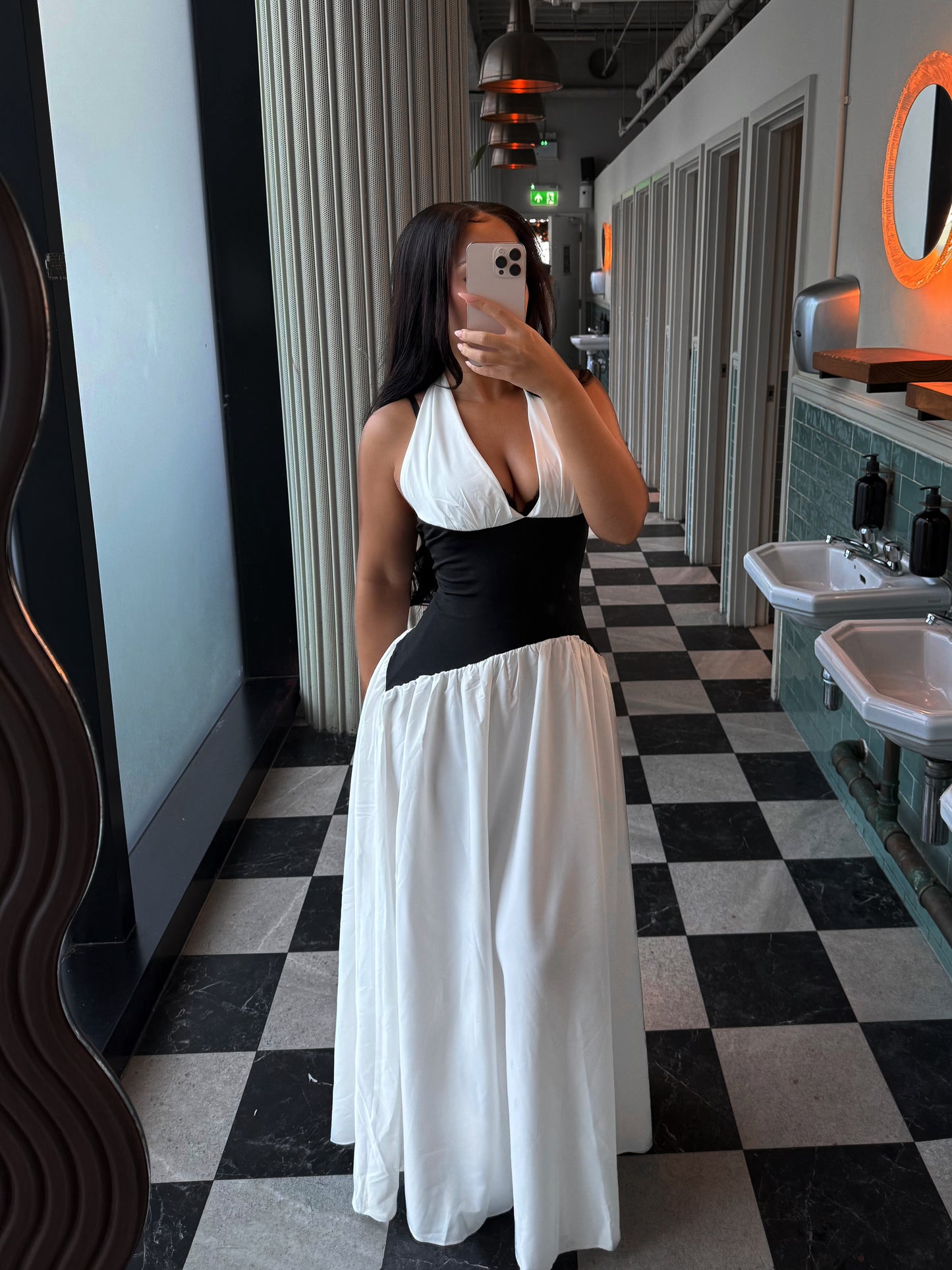 Vienna Silhouette Maxi Dress